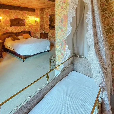 Σπίτι διακοπών 7 Bedroom Awesome In Charlieu