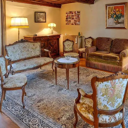 7 Bedroom Awesome In Σπίτι διακοπών Charlieu