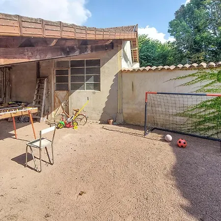 Σπίτι διακοπών 7 Bedroom Awesome In Charlieu