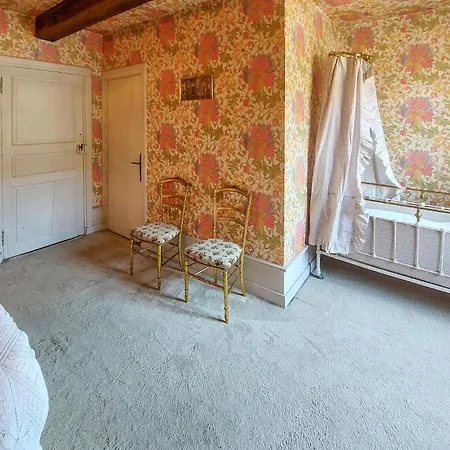 7 Bedroom Awesome In Σπίτι διακοπών Charlieu