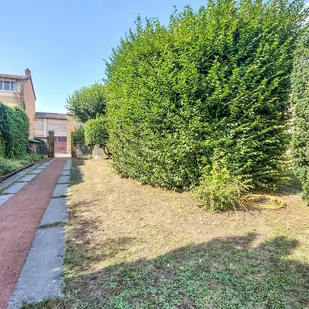 7 Bedroom Awesome In * Charlieu